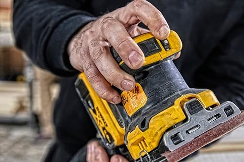 DEWALT DCW200N-XJ 18V XR Brushless 1/4 Sheet Palm Sander (Bare Unit)