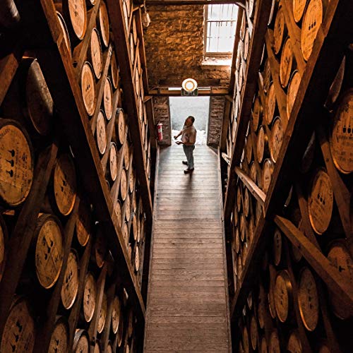 - Woodford Reserve Bourbon Whiskey, 70cl