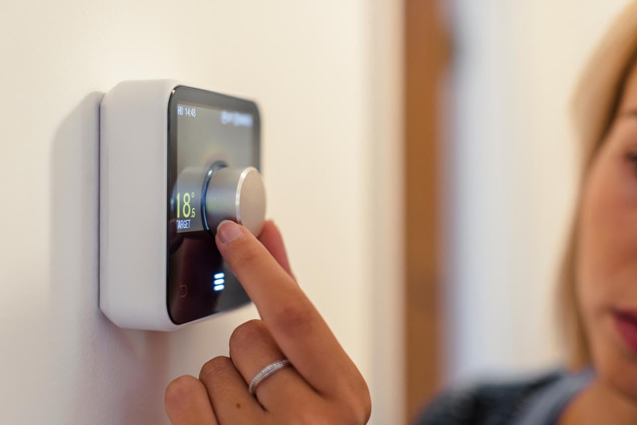 - Hive Thermostat for Heating (Combi Boiler) with Hive Hub  | Energy Saving Thermostat -