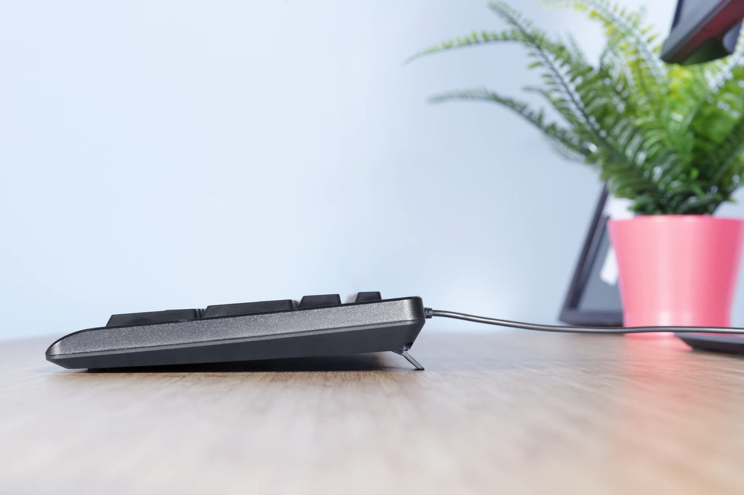 - Trust Taro | Wired Keyboard | Quiet Keys | Full-Size Keyboard |  1.8 m Cable | for PC, Laptop, Mac - Black -