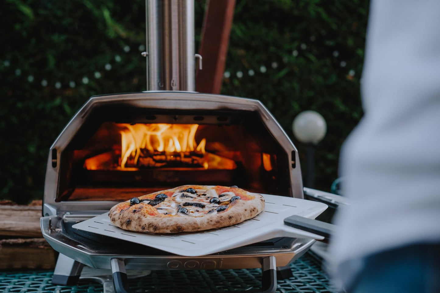 - Ooni Karu 16 Multi-Fuel Outdoor Pizza Oven | Wood and Gas Outdoor Pizza Oven with Pizza Stone & Intergrated Thermometer -
