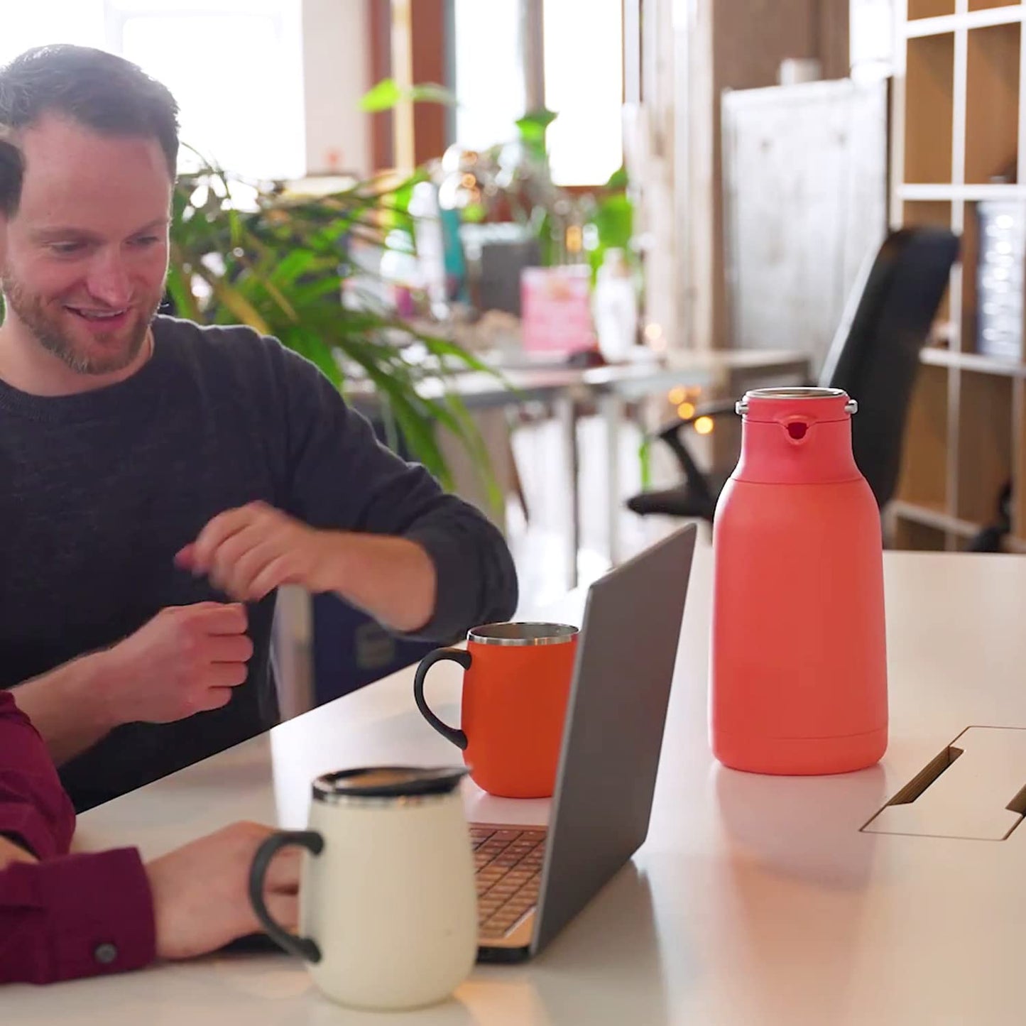 - IDEUS Vacuum Insulated Coffee Carafe | 68 oz (2 Liters) | Stainless Steel Milk Jug | Thermal Tea Pot Hot & Cold -