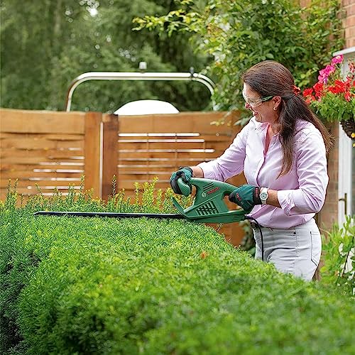 Bosch Electric Hedge Cutter EasyHedgeCut 45 (420 W, Blade Length 45 cm, Weight: 2.6 kg, in Carton Packaging), Classic Green
