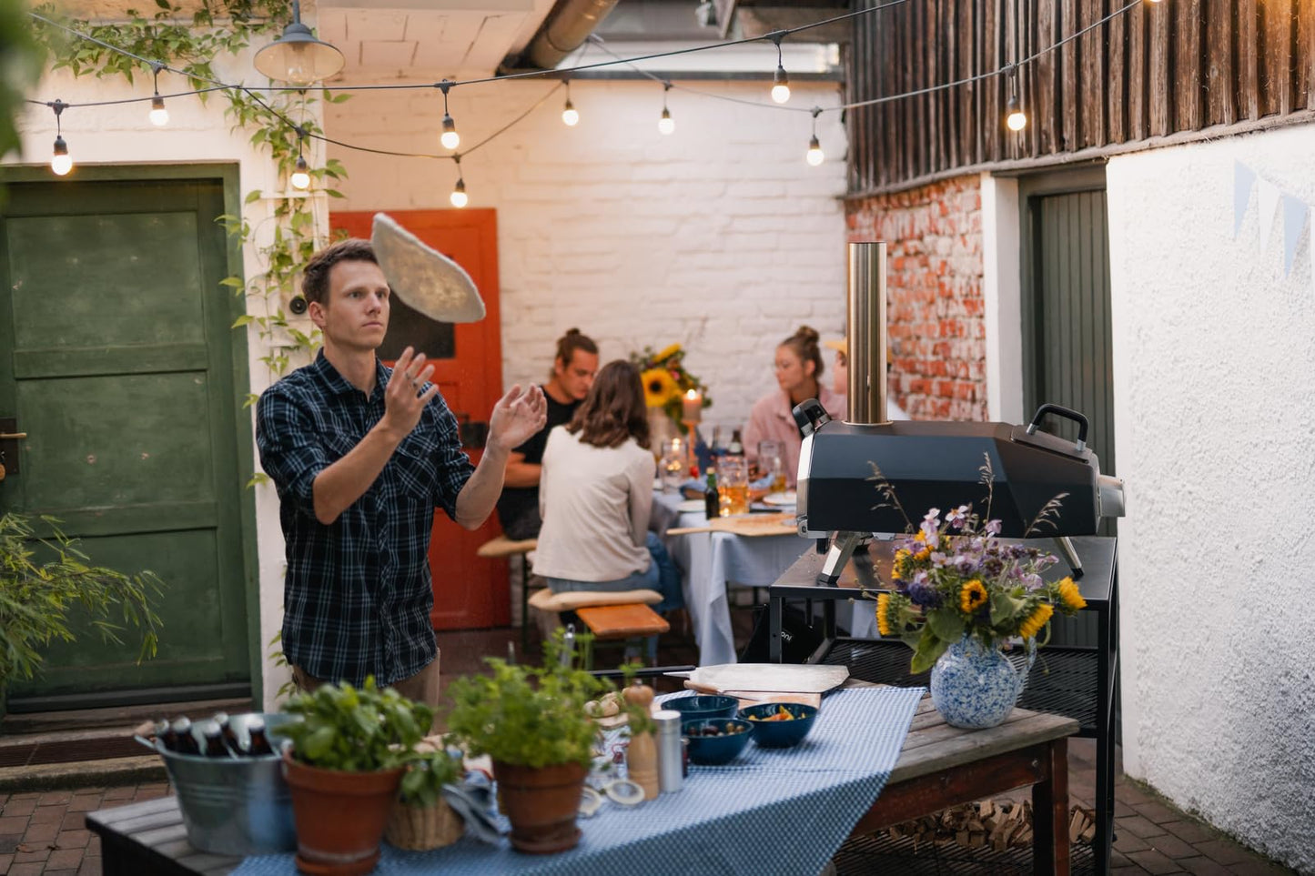 - Ooni Karu 16 Multi-Fuel Outdoor Pizza Oven | Wood and Gas Outdoor Pizza Oven with Pizza Stone & Intergrated Thermometer -