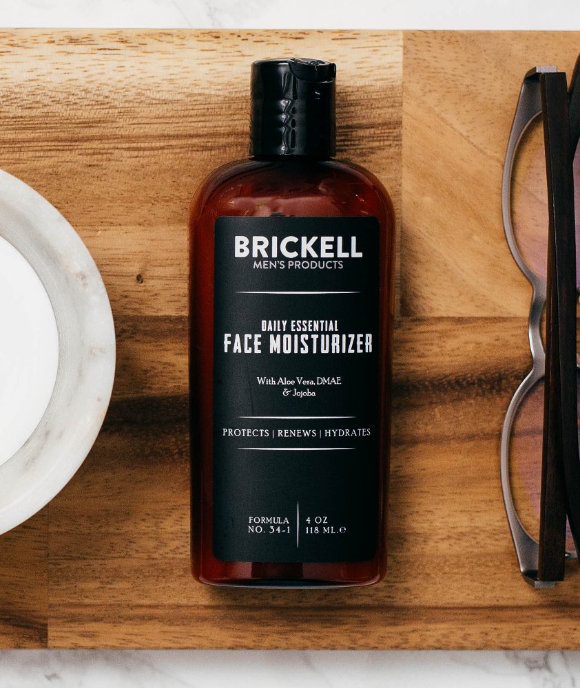 Brickell Men's Daily Essential Face Moisturizer for Men, Natural and Organic Fast-Absorbing Face Lotion with Hyaluronic Acid, Green Tea, and Jojoba, 118 mL, Scented