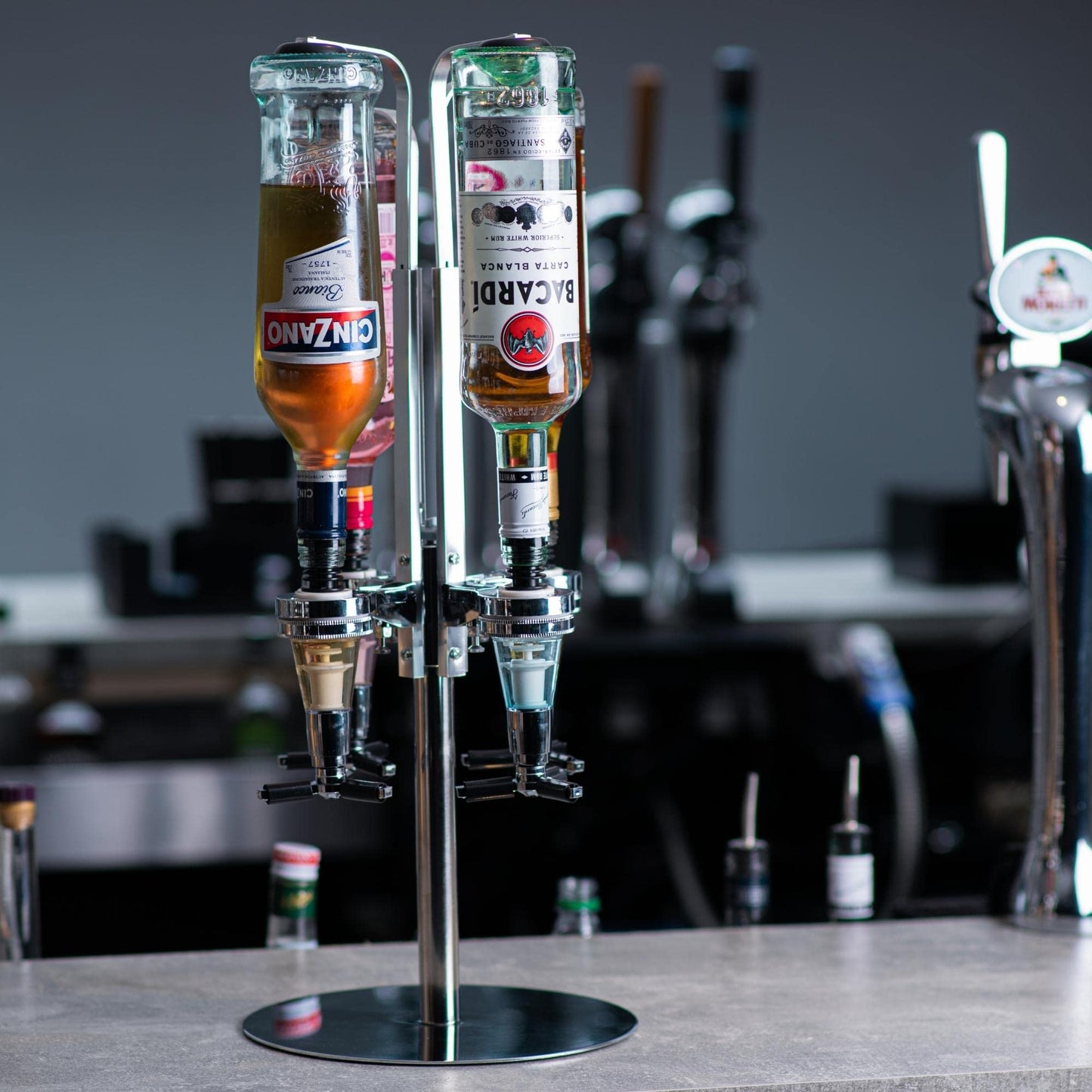 bar@drinkstuff Rotary 4 Bottle Stand Rotating Drinks Dispenser, Optics Dispenser for Spirits