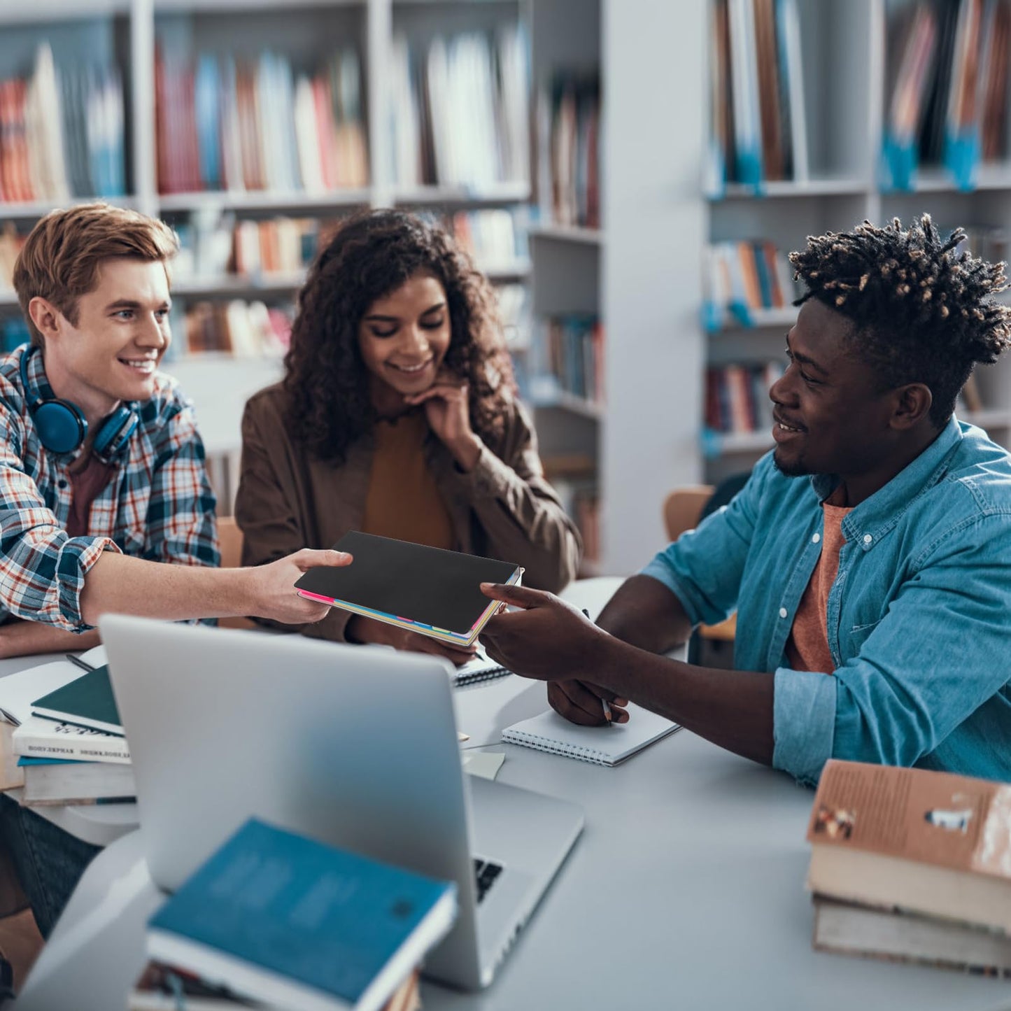 400 Pcs Sticky Notes Set, Multicolor Adhesive Notes with PU Leather Cover, Student Essentials Index Flags Pads for Books, Folders, Index,School Office Supplies