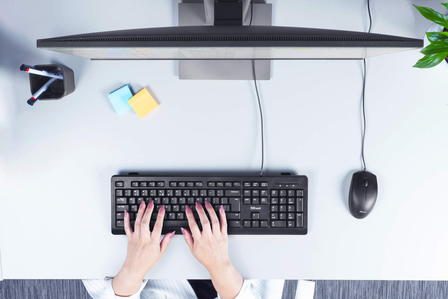 - Trust Taro | Wired Keyboard | Quiet Keys | Full-Size Keyboard |  1.8 m Cable | for PC, Laptop, Mac - Black -