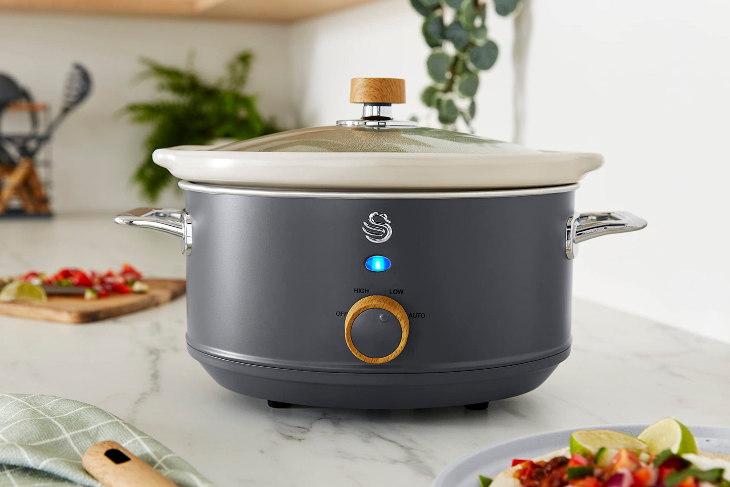 - Swan Nordic Slow Cooker | 3 Temperature Settings | Keep Warm Function | 3.5L | 200W | Matte Grey -