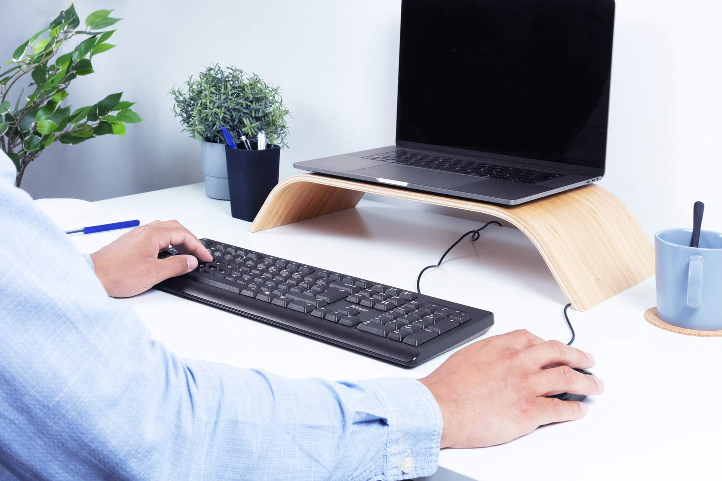 - Trust Taro | Wired Keyboard | Quiet Keys | Full-Size Keyboard |  1.8 m Cable | for PC, Laptop, Mac - Black -