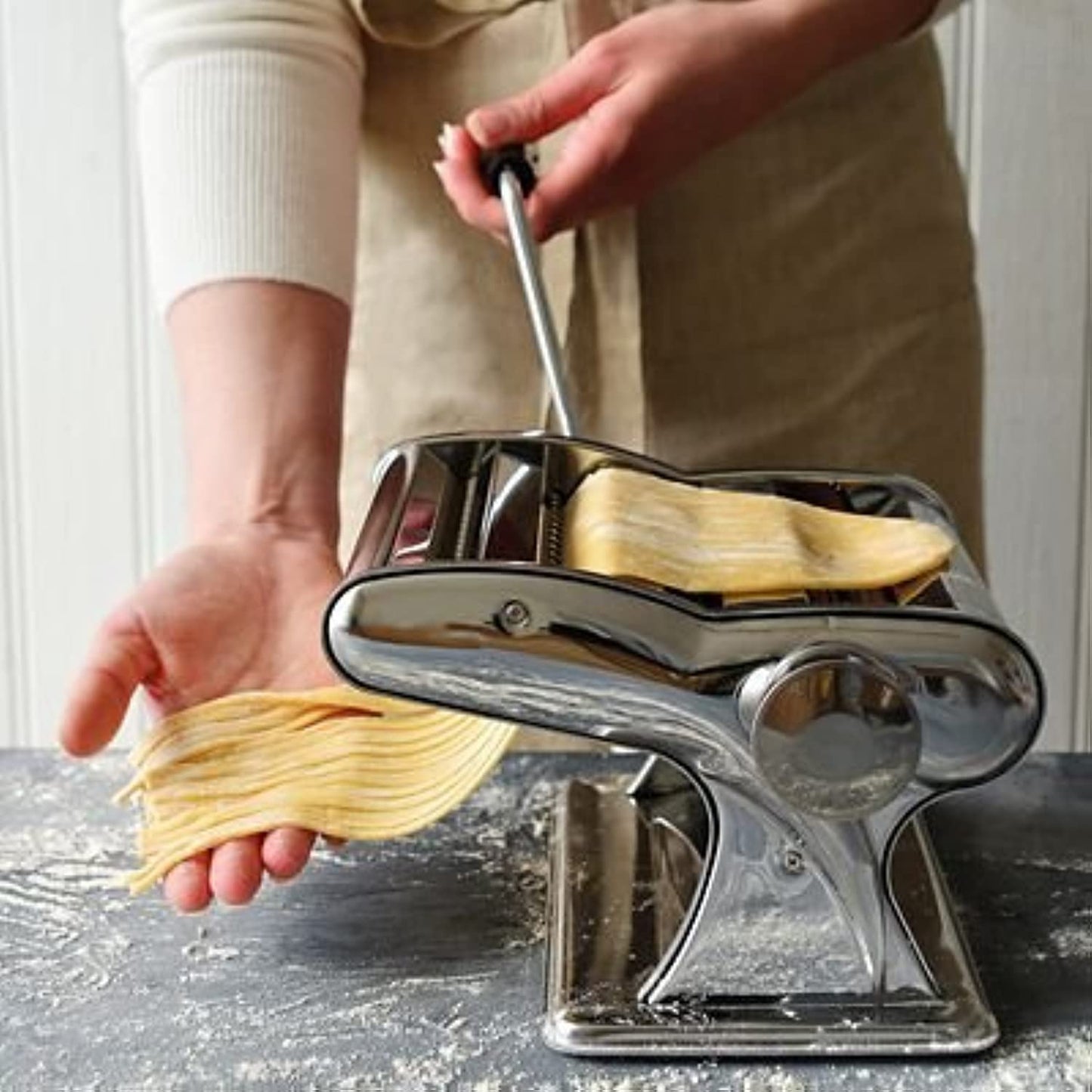 - Lakeland Pasta Machine Chromed Steel  | Makes Lasagna Tagliatelle Spaghetti & Linguine -