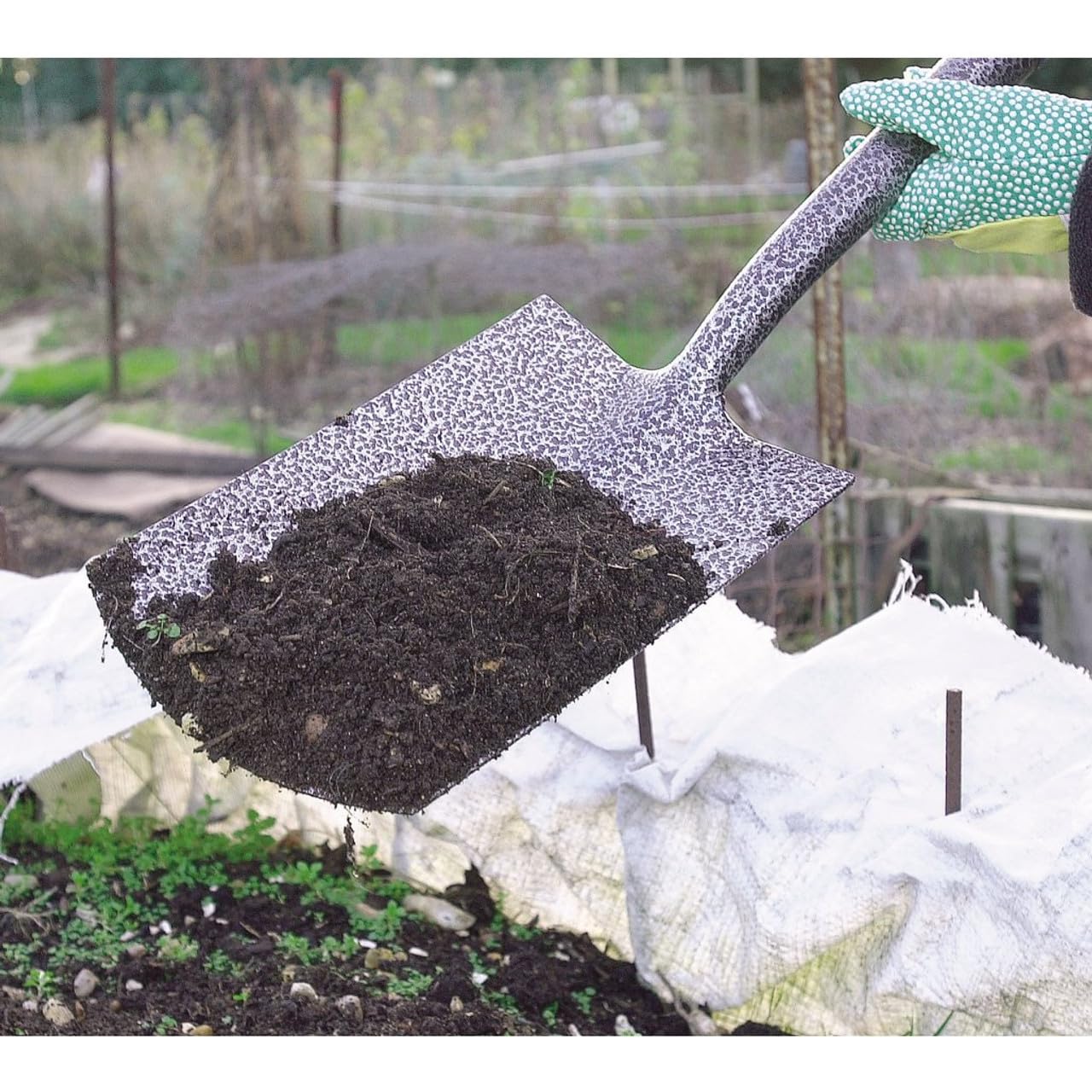 - Draper Carbon Steel Garden Spade - Hardened and Tempered Blade For Gardening & Allotment