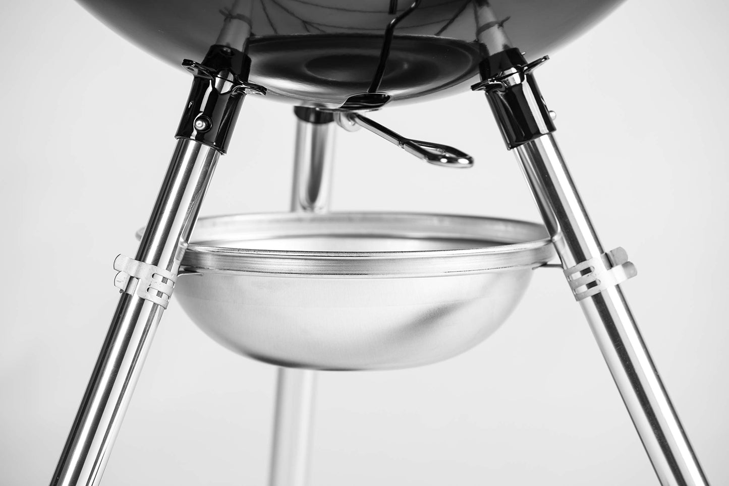 - Weber Original Kettle Charcoal Grill Barbecue, 57cm | E-5710 BBQ Grill with Lid Cover