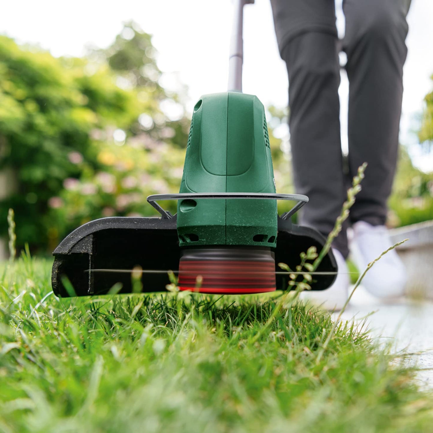 Bosch Cordless Grass Trimmer Easy GrassCut 18V - 230 (1x Battery, 18 Volt System, Cutting Diameter: 23 cm, in Carton Packaging)