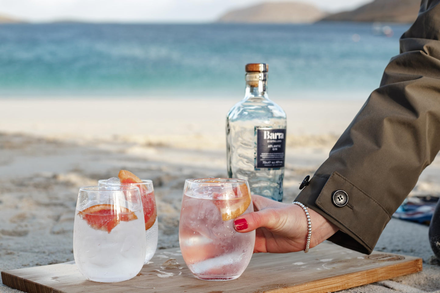 Barra Distillers Barra Atlantic Gin 70cl - 46% ABV - Award Winning Scottish Gin from the Outer Hebrides - Island Born Premium London Dry Gin - 100% Plastic-Free and Recyclable Luxury Gin Bottle