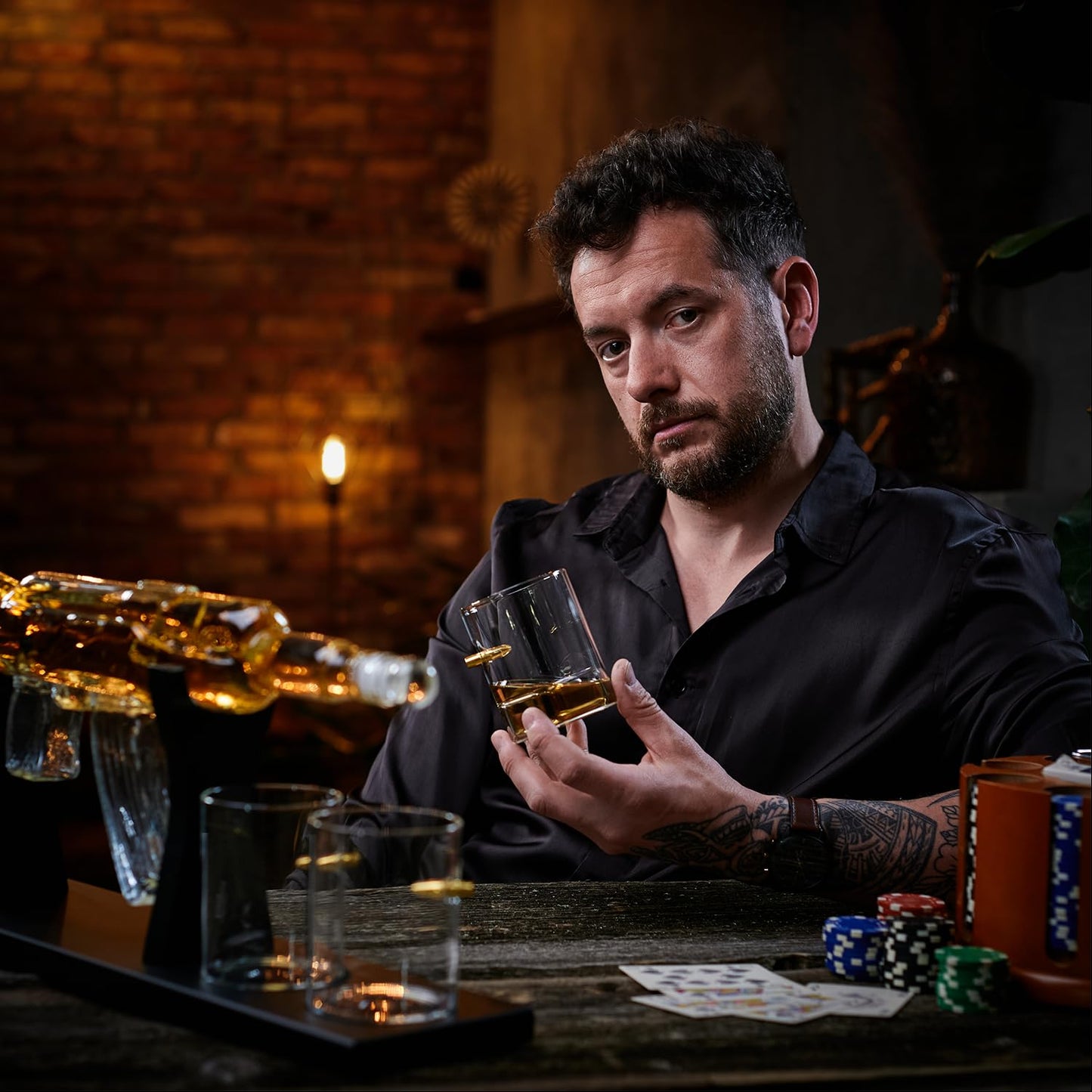 - Whisiskey – Whiskey Decanter – Rifle - 1000 ml – Whiskey Carafe Set