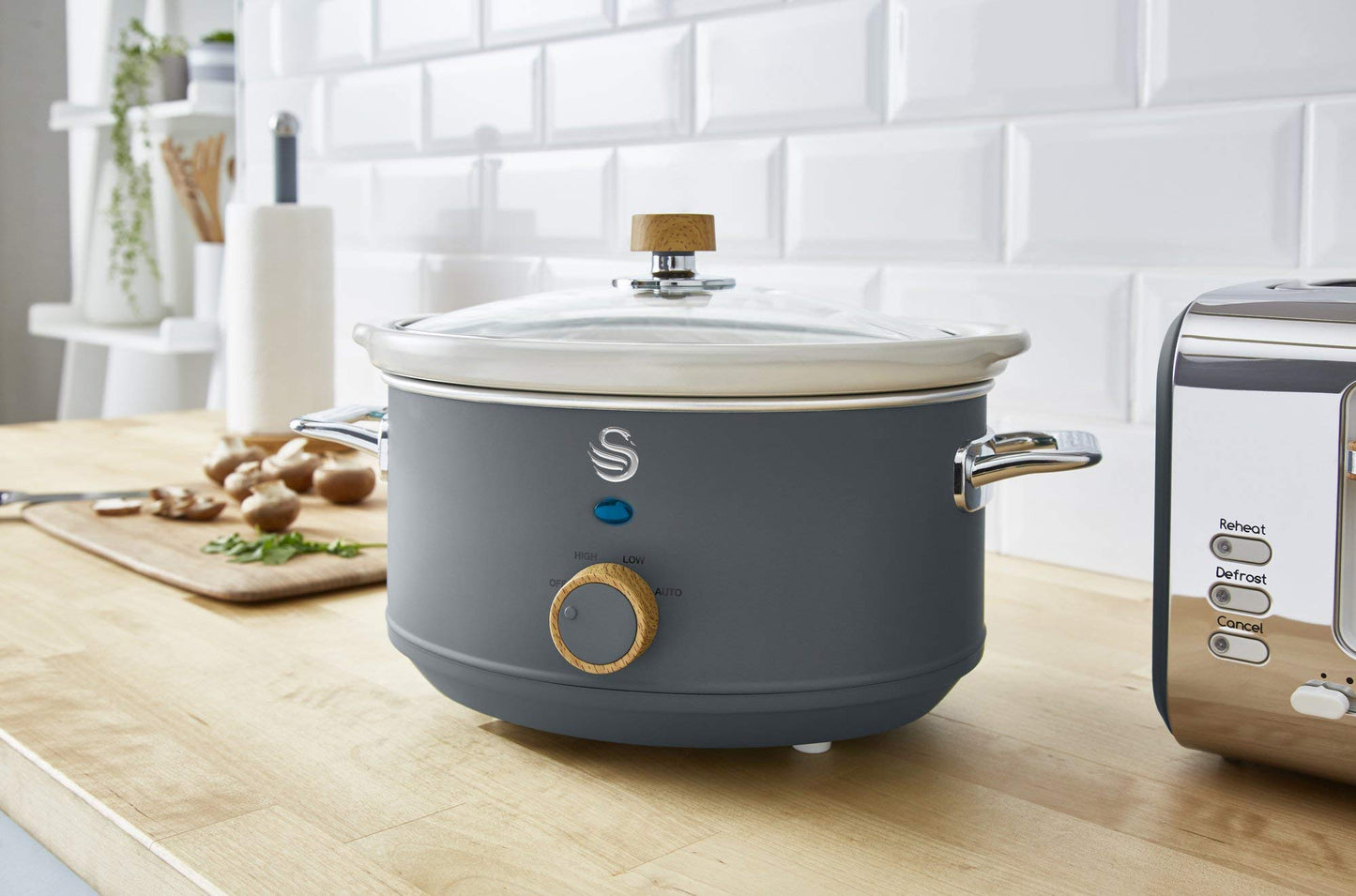 - Swan Nordic Slow Cooker | 3 Temperature Settings | Keep Warm Function | 3.5L | 200W | Matte Grey -