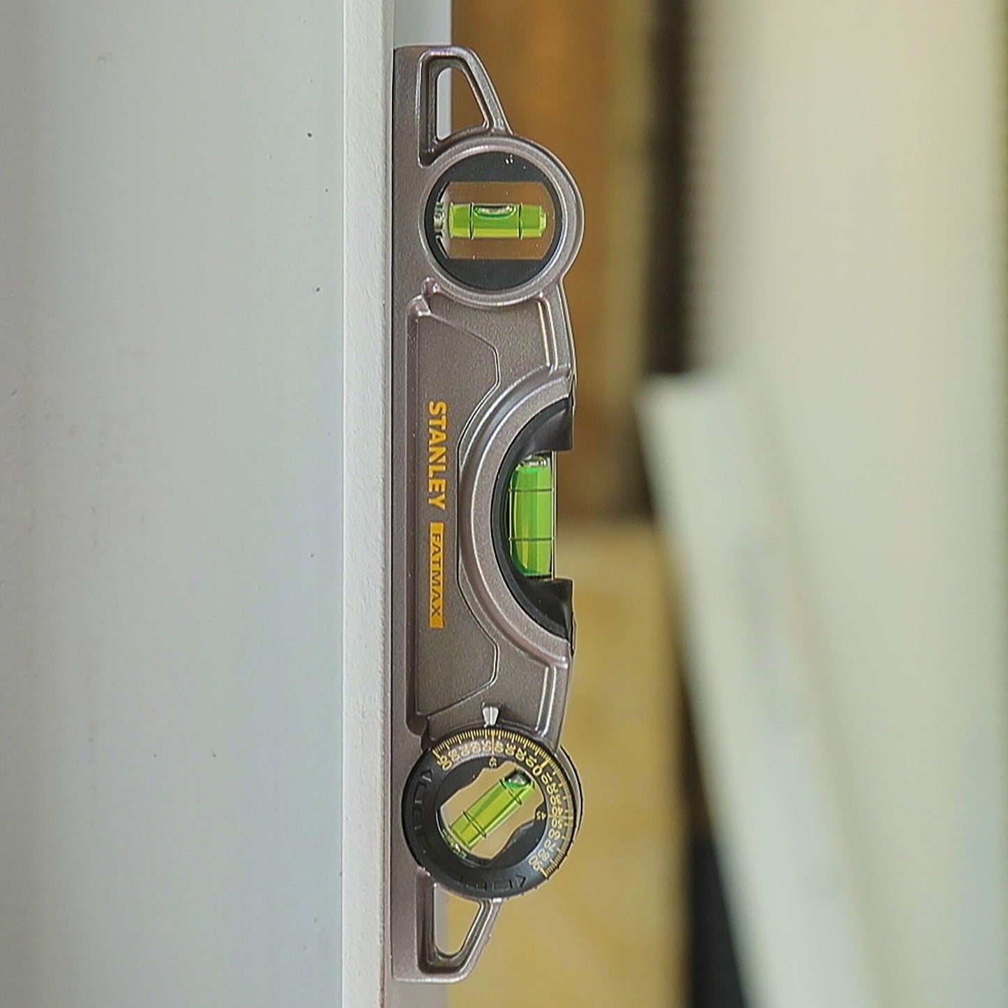 - STANLEY FATMAX XTREME | Torpedo Level | Heavy Duty Aluminium Body -