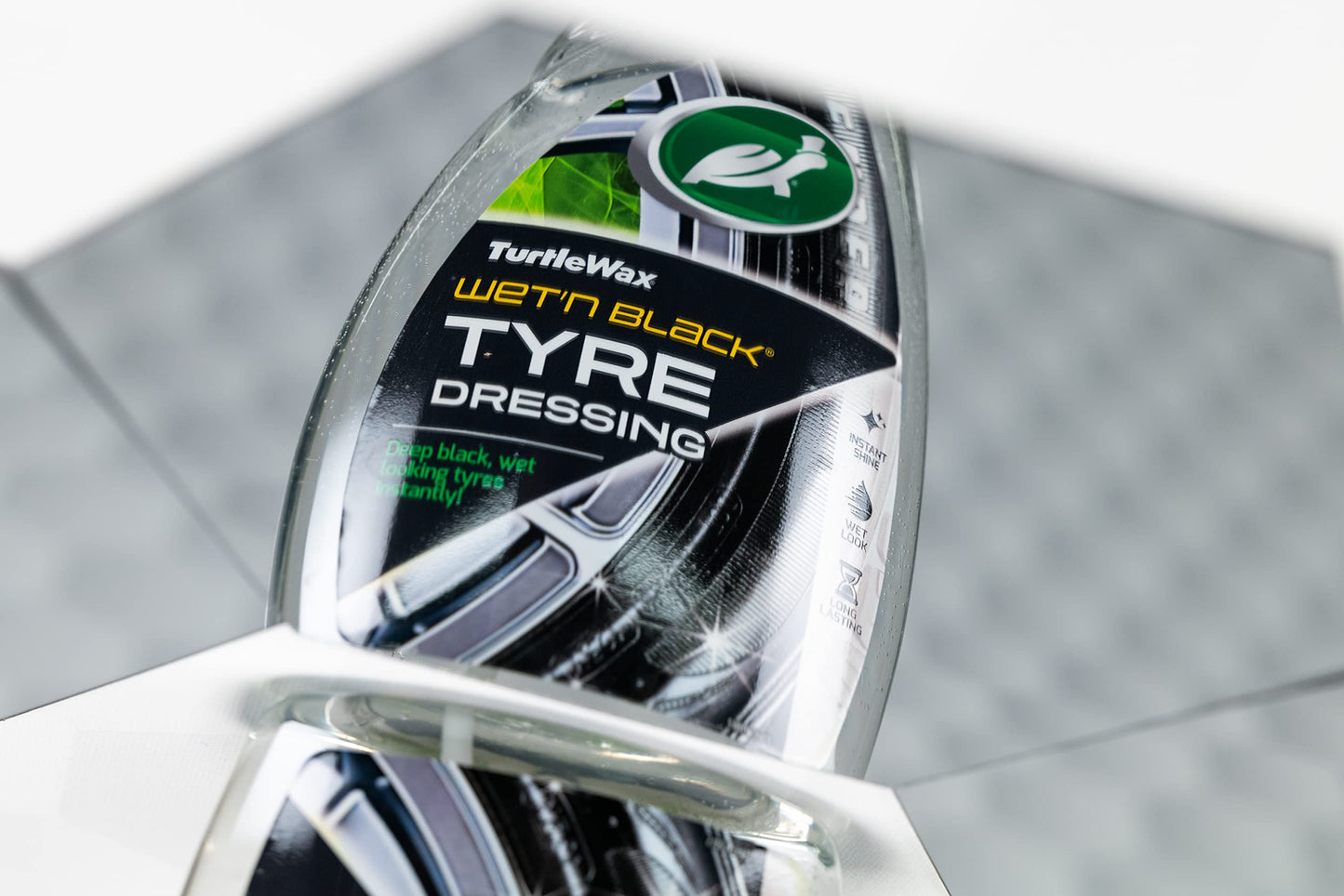 - Turtle Wax 51801 Spray | Wet n Black Car Tyre Dressing | Instant Deep Black Wet Looking Tyres | 500ml -