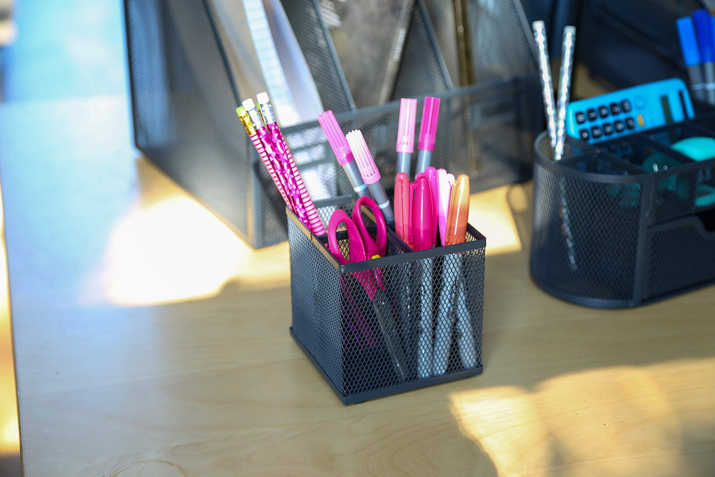 - OSCO Wiremesh Square Pen Pot | Graphite -
