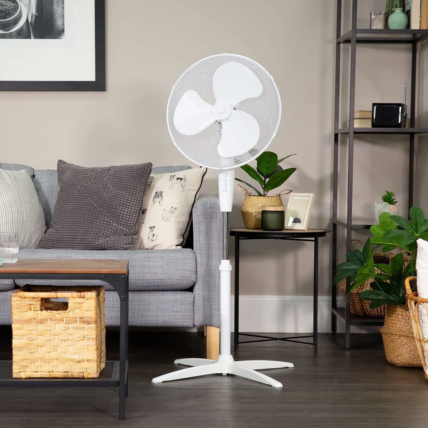 - Russell Hobbs 16" Inch | Lightweight | Pedestal Fan | 3 Speeds | Wide-Angled Oscillation -