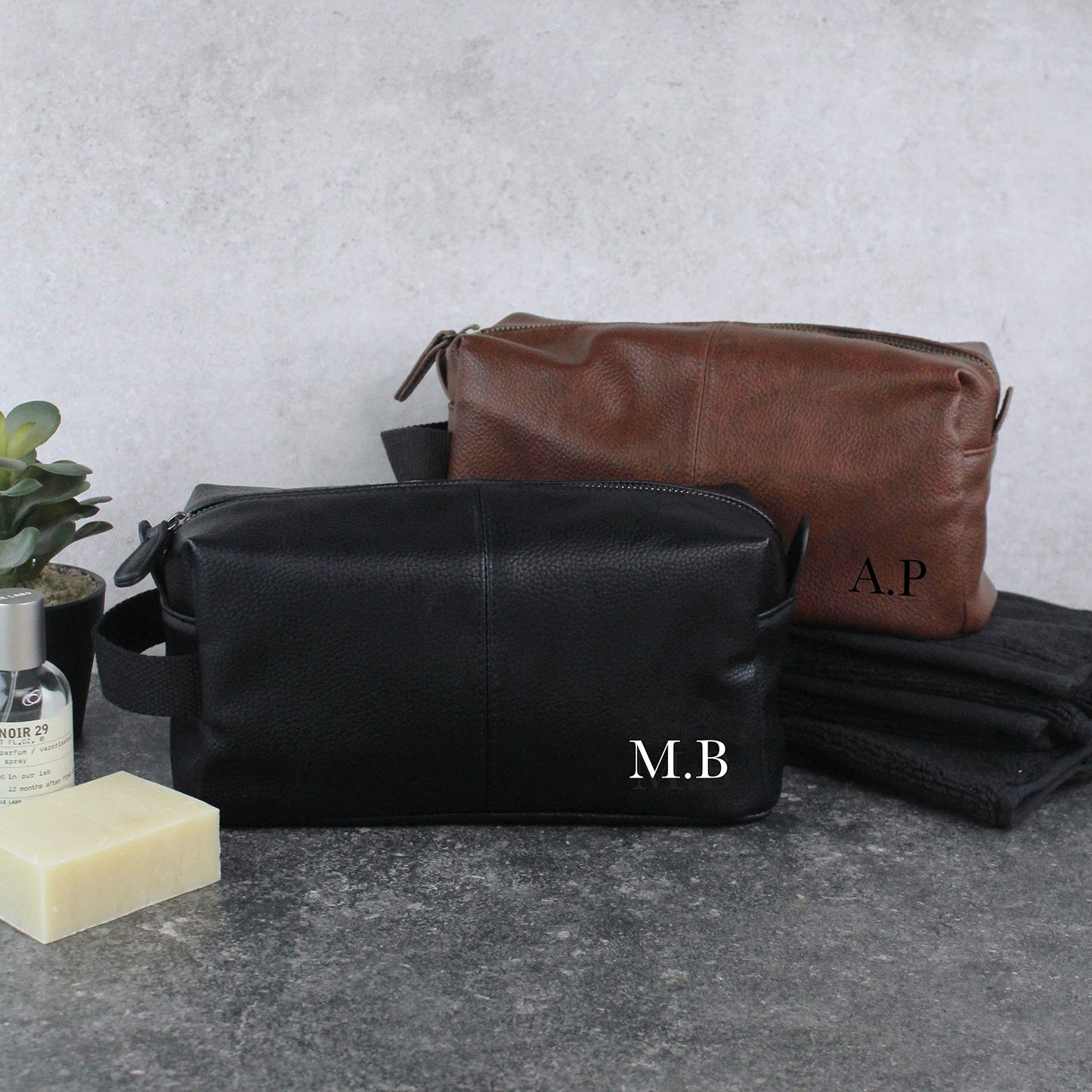 - eBuyGB Personalised Men's Leather Look Wash Bag | Initials -