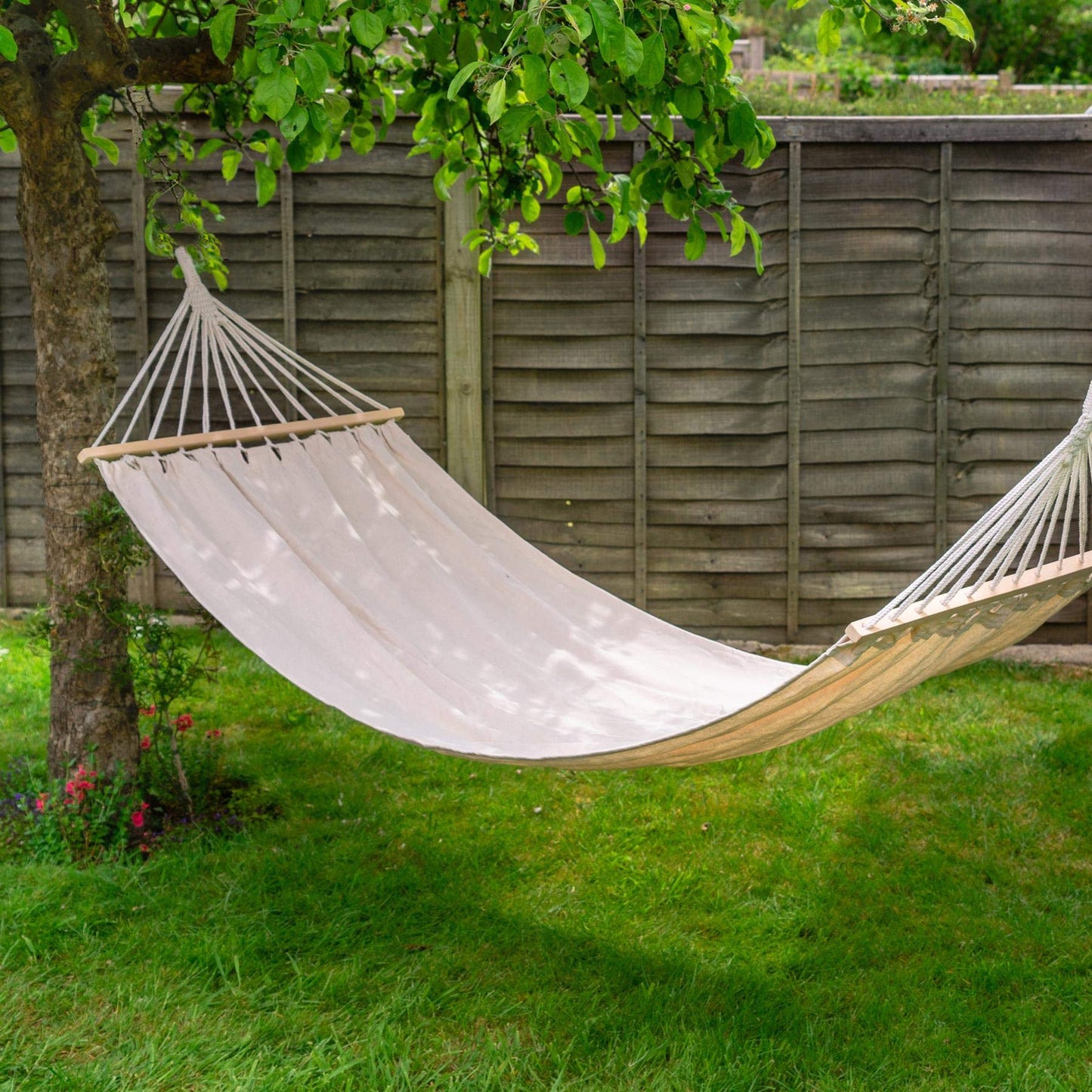 - Harbour Housewares 276cm Cream Cotton Hammock | Wooden Spreader Bars & Cotton Carry Bag -