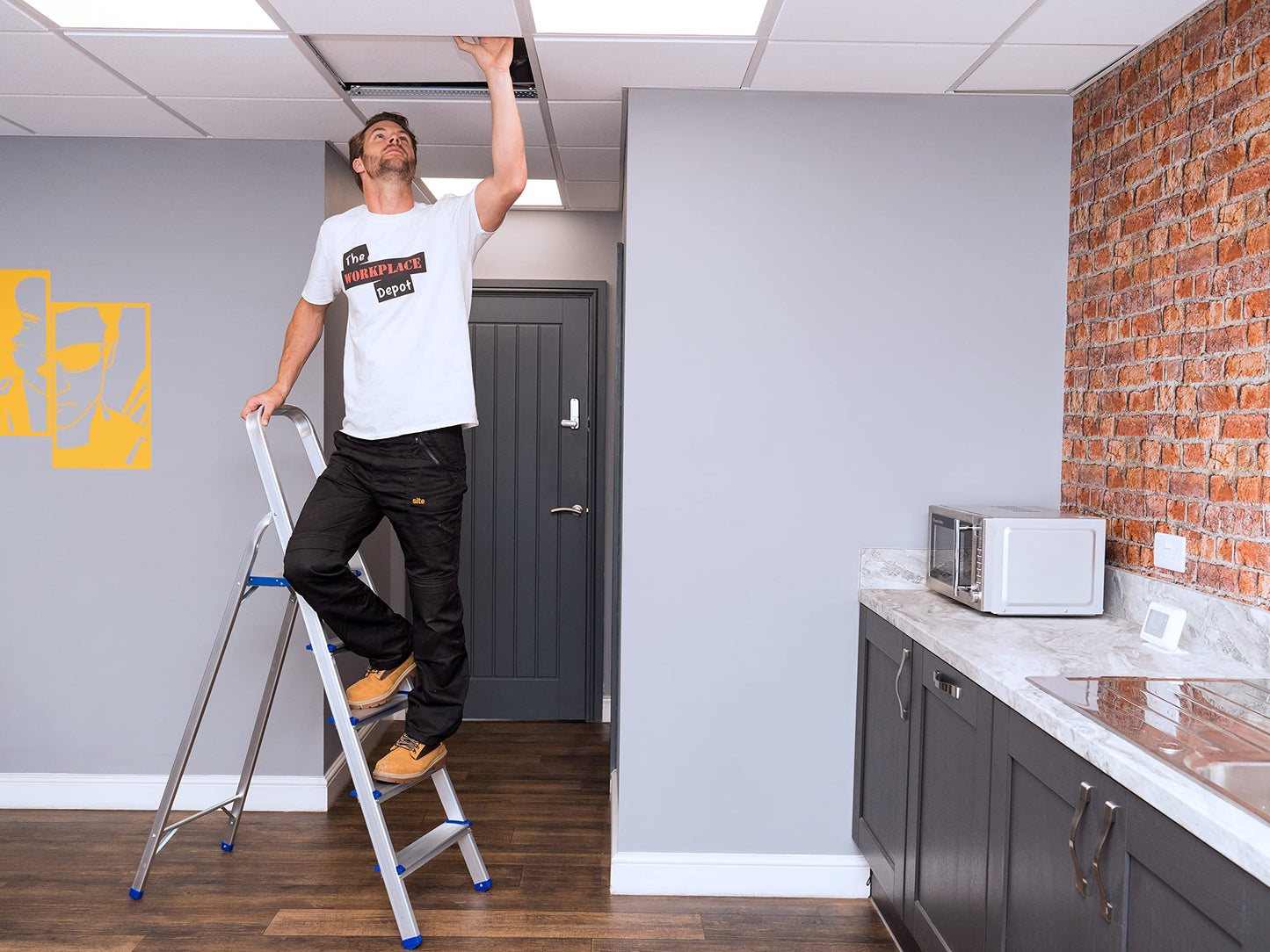 Aluminium Step Ladder, Lightweight Portable, Heavy Duty 3 or 4 or 5 Tread Folding Ladder (5 Tread)