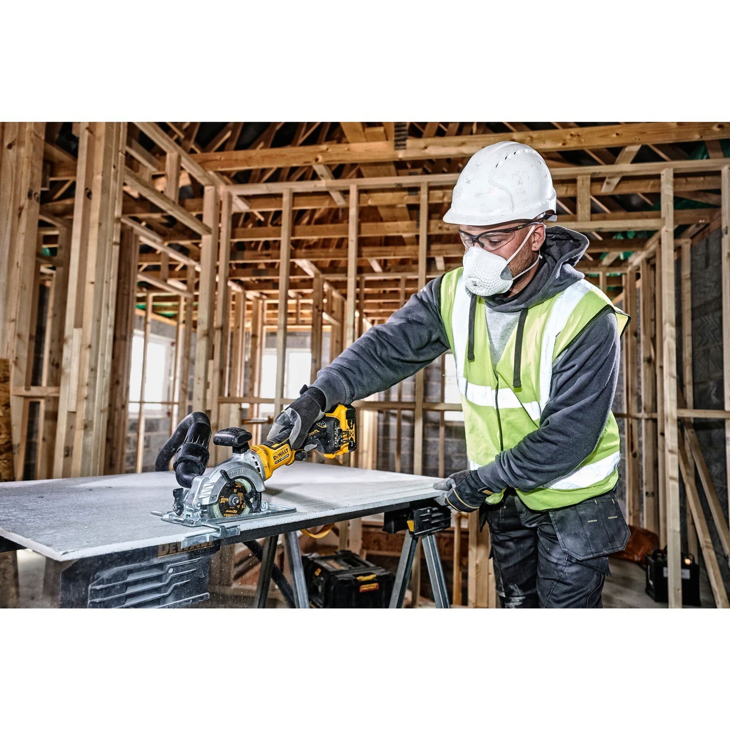 DEWALT DCS571N-XJ Compact Circular Saw 18V XR, Bare Unit