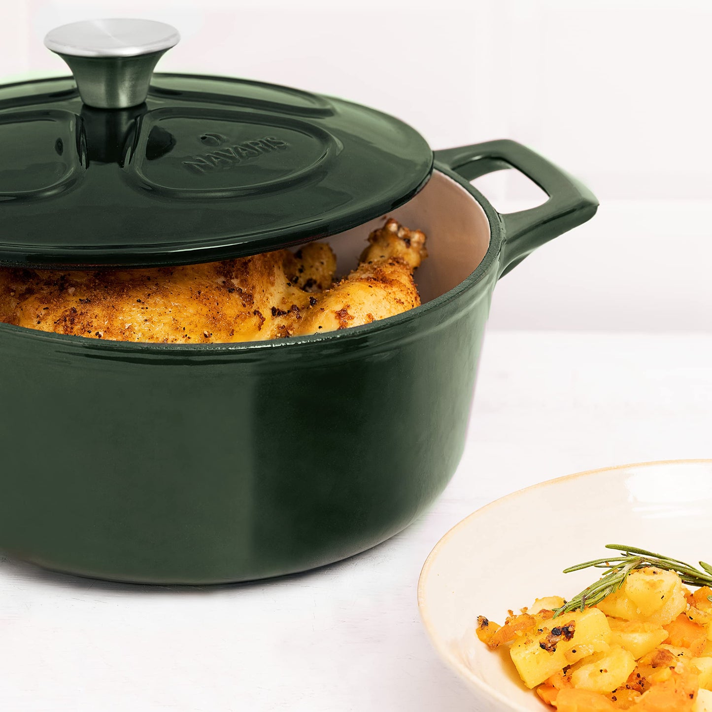- Navaris Cast Iron Casserole Dish with Lid | 24cm Round Dutch Oven Pot -