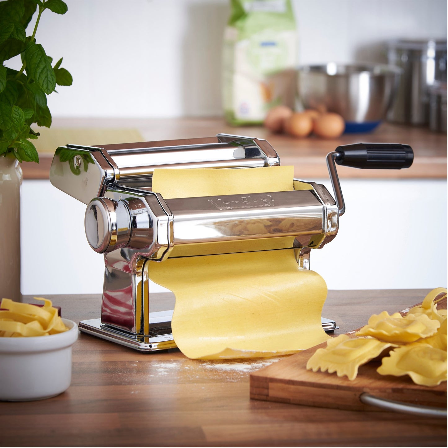 - VonShef Manual Pasta Machine, Professional Stainless Steel Pasta Maker