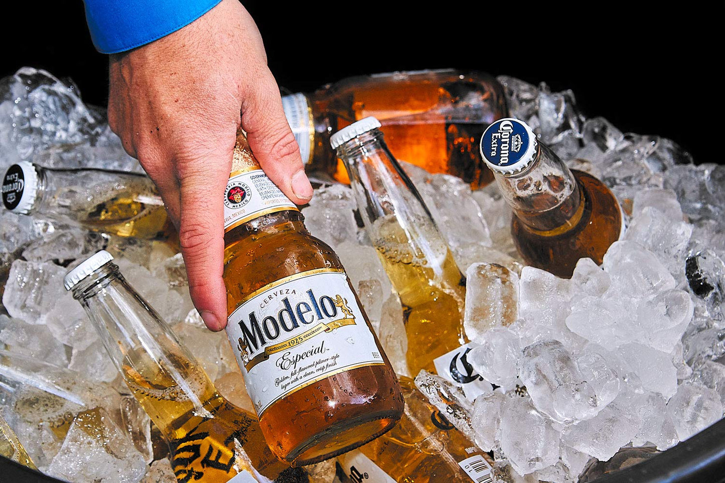 - Modelo Especial Mexican Lager 355ml Bottles | (12 Pack) | 4.5% ABV -