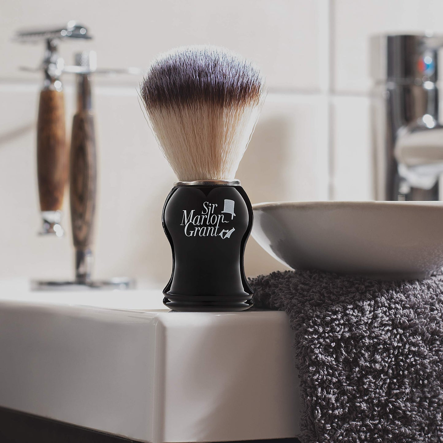 - Premium Vegan Shaving Brush with Badger Hair Imitation | Face Brush for Shaving Soap -