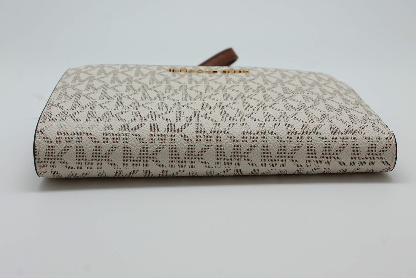 - Michael Kors Jet Set Travel Double Zip Wristlet -