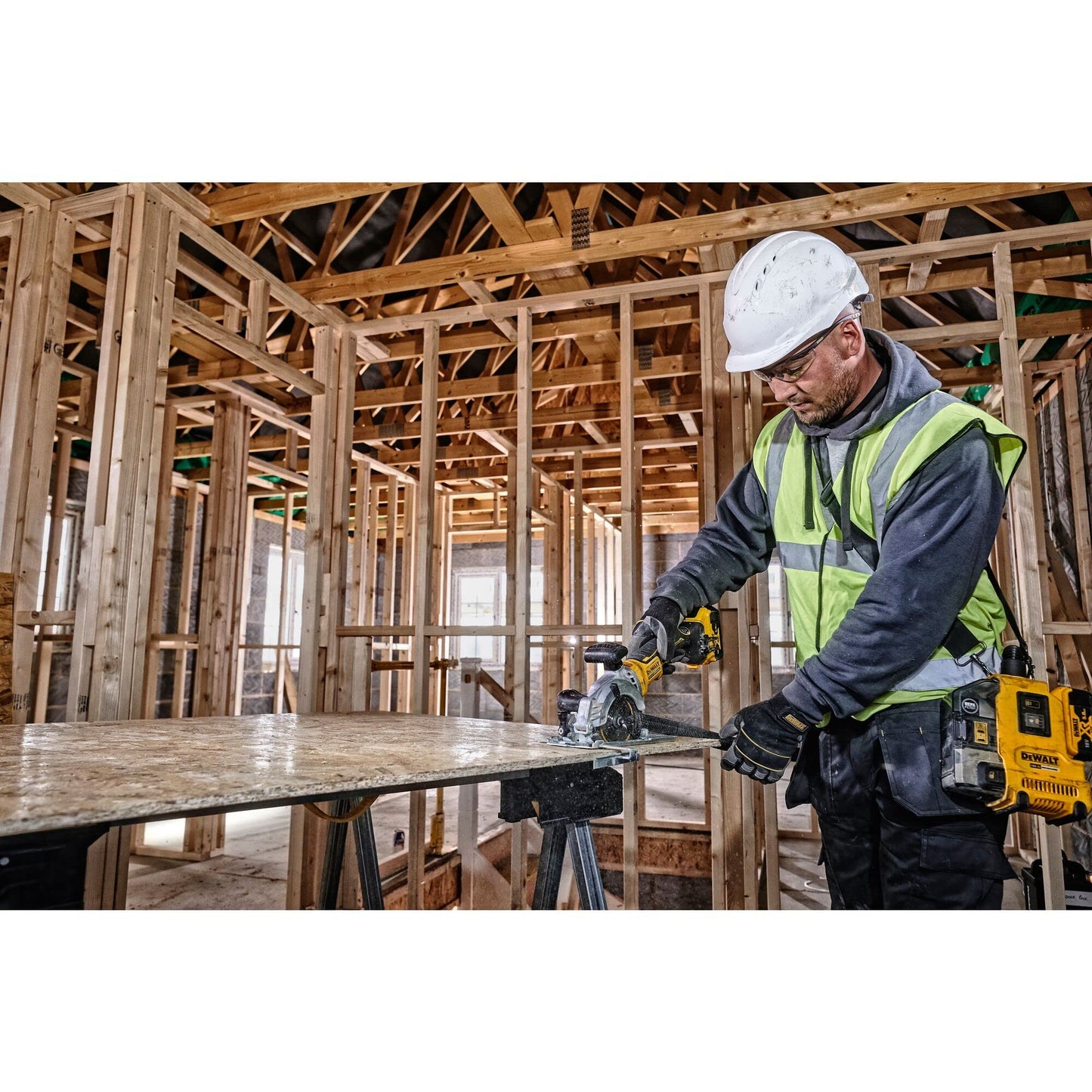 DEWALT DCS571N-XJ Compact Circular Saw 18V XR, Bare Unit