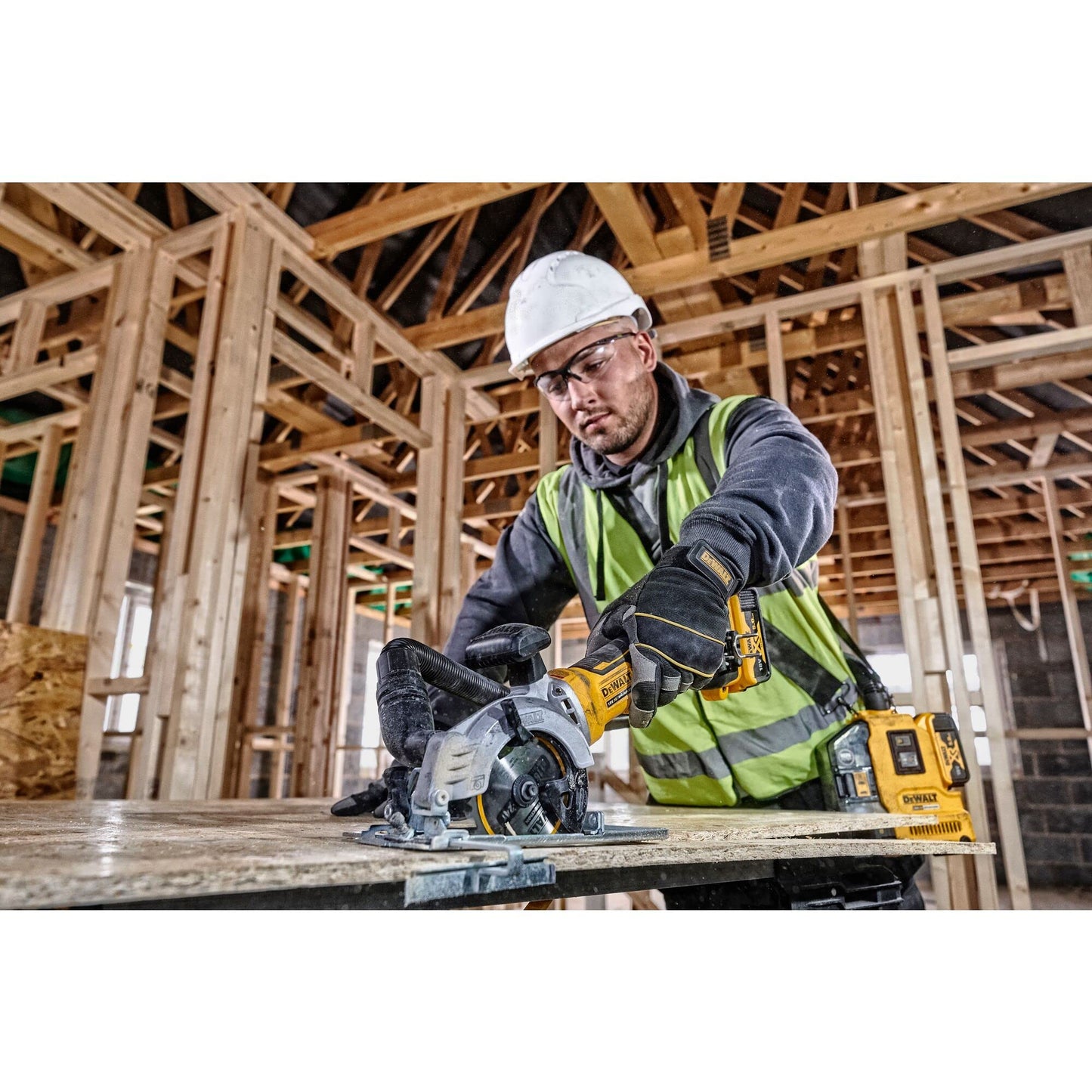 DEWALT DCS571N-XJ Compact Circular Saw 18V XR, Bare Unit
