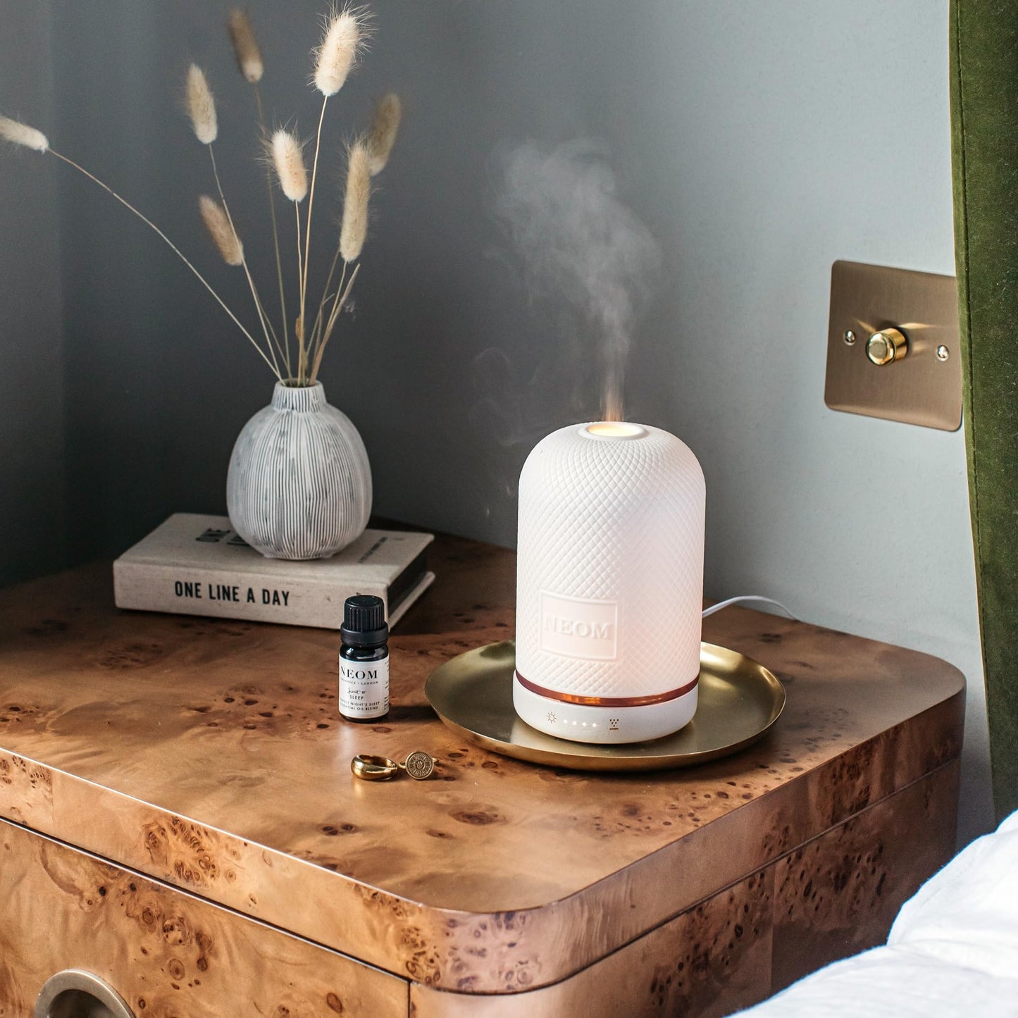 - NEOM | Feel Good Vibes Essential Oil Blend | Mandarin & Ylang Ylang -