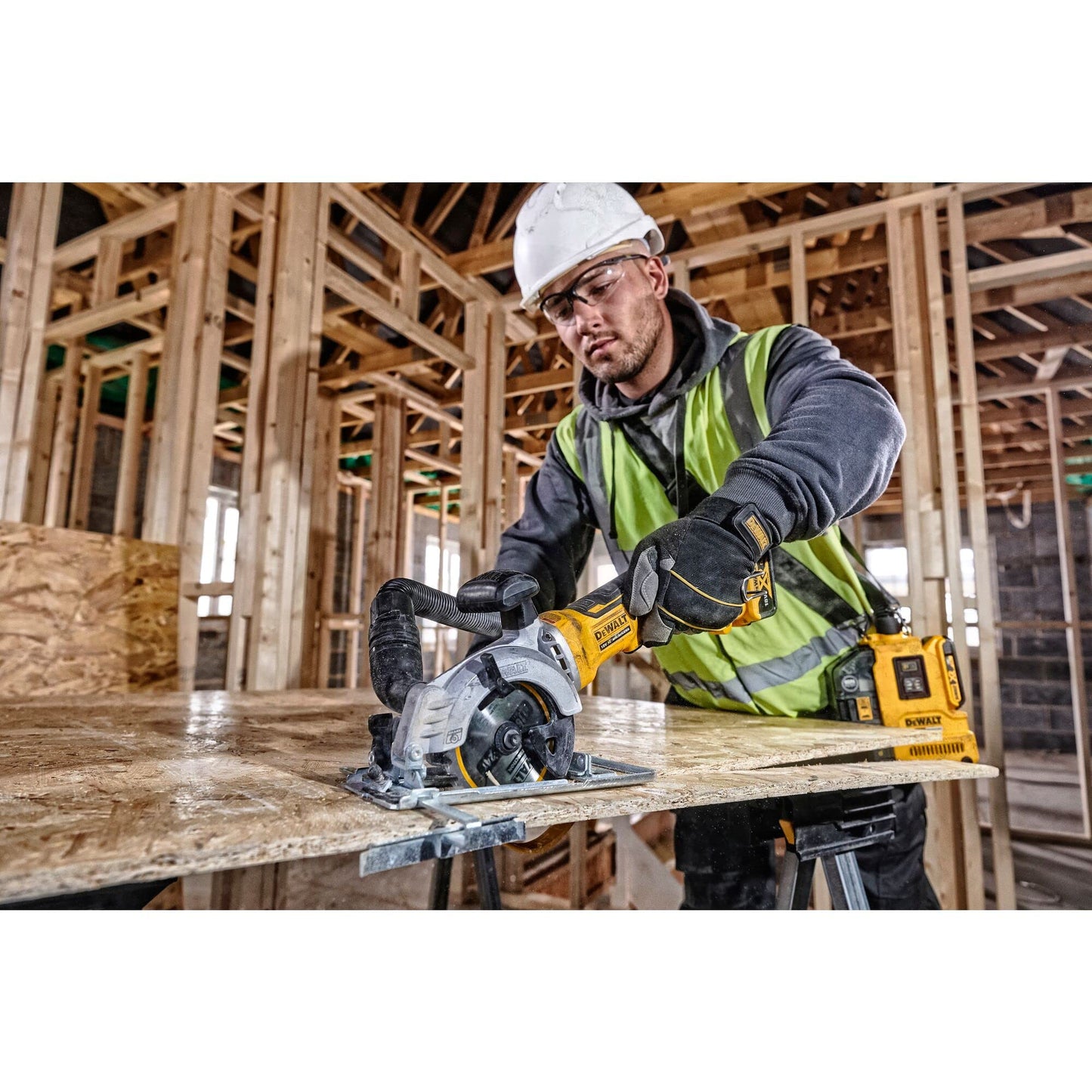 DEWALT DCS571N-XJ Compact Circular Saw 18V XR, Bare Unit