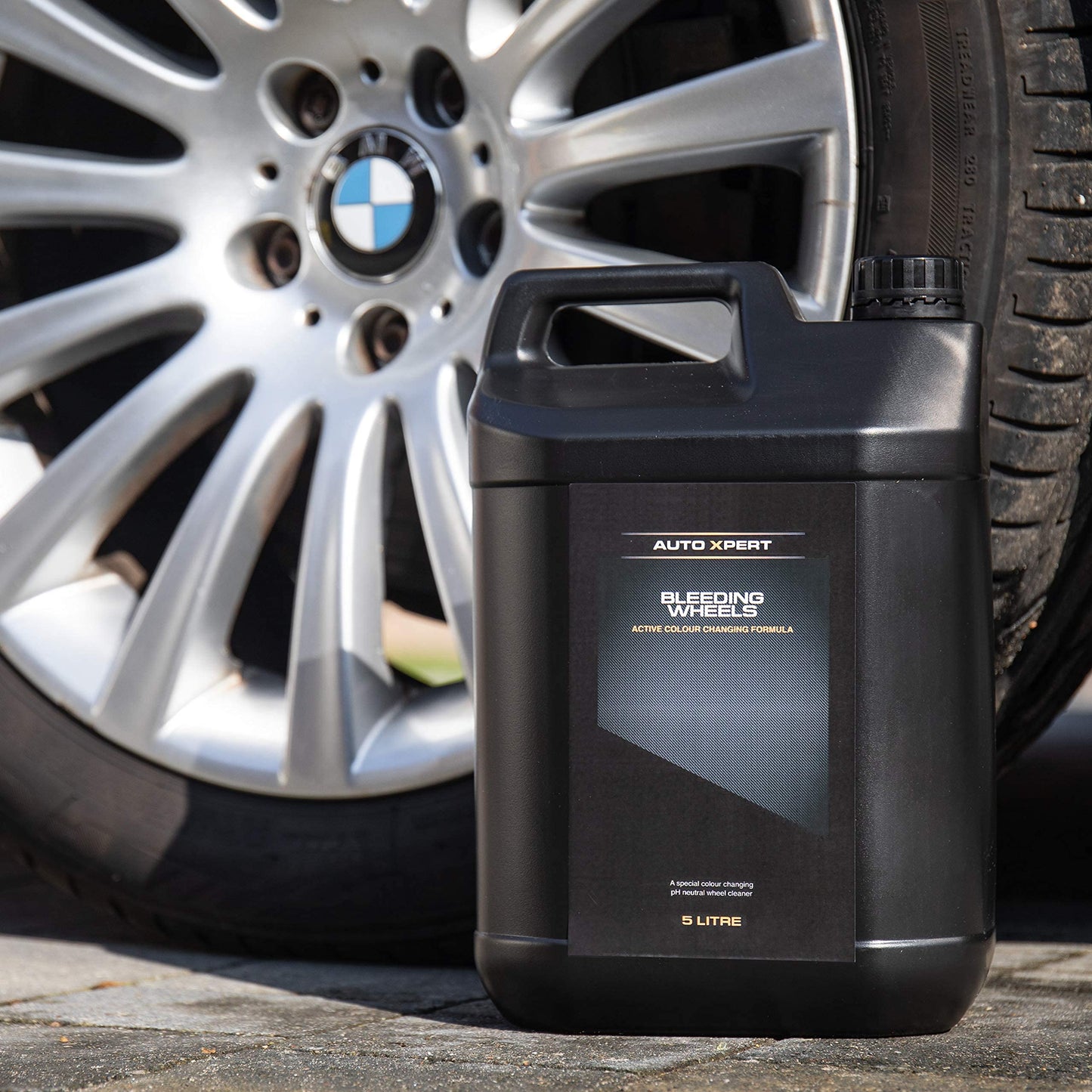 Auto Xpert Bleeding Wheels | 500ml | Fast Acting Car Wheel Cleaner | Extreme Iron Contamination Fallout Remover | pH Neutral | Safe on All Vehicle Surfaces | Alloy Wheel Cleaner | Easy To Use
