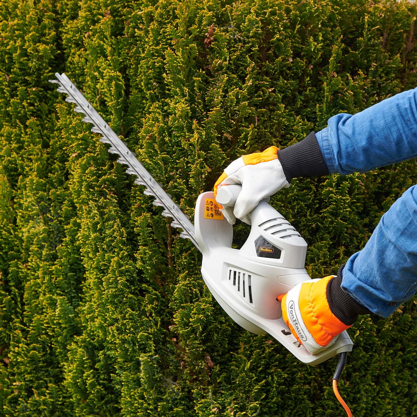 - VonHaus Hedge Trimmer 450W – Electric Lightweight Cutter for Hedges, Branches, Shrubs, Twigs