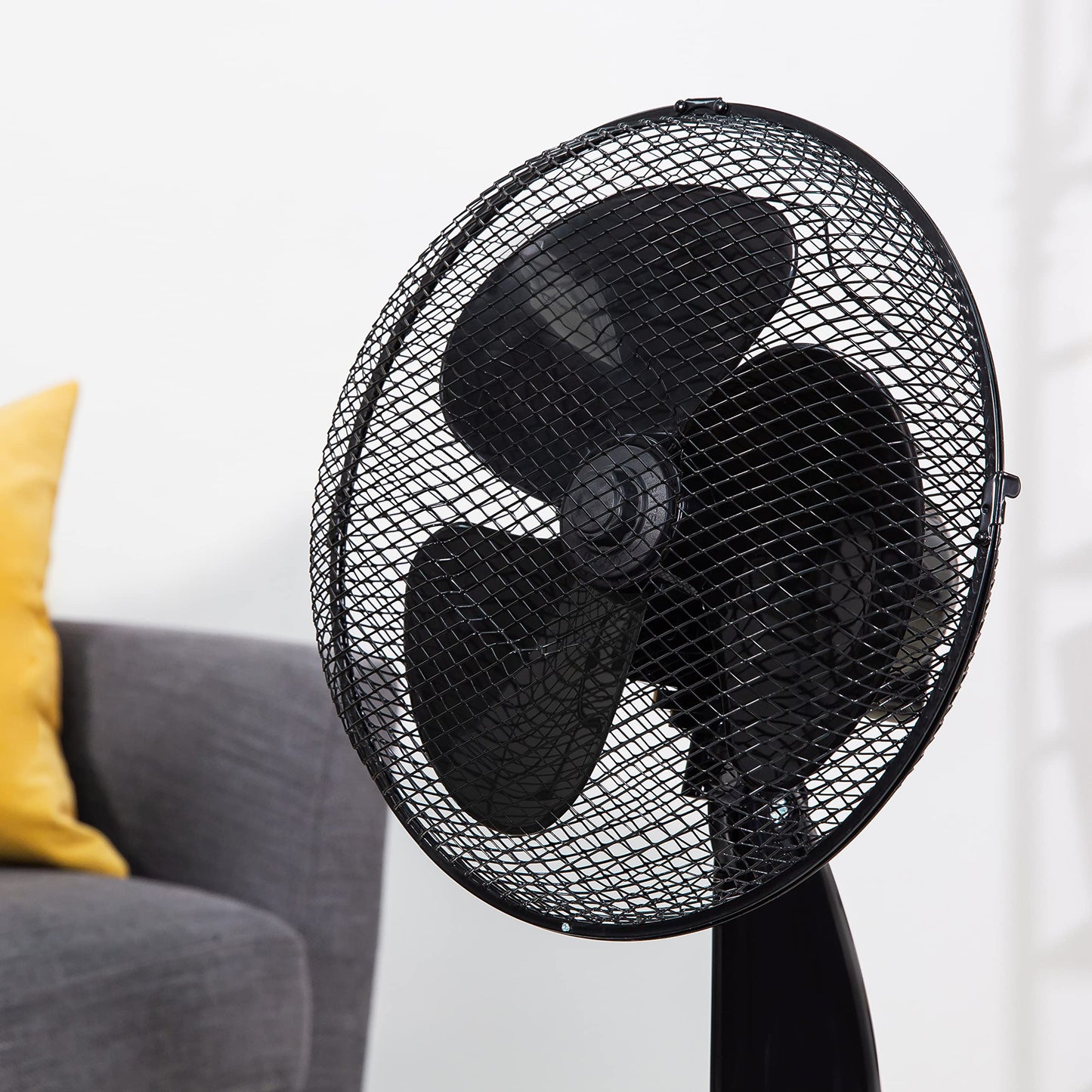 - Zanussi 12" Inch, Lightweight, Portable Desk Fan, 3 Speed Settings, Wide-Angled Oscillation, Powerful Airflow, Quiet Operation, Perfect for Bedroom or Office