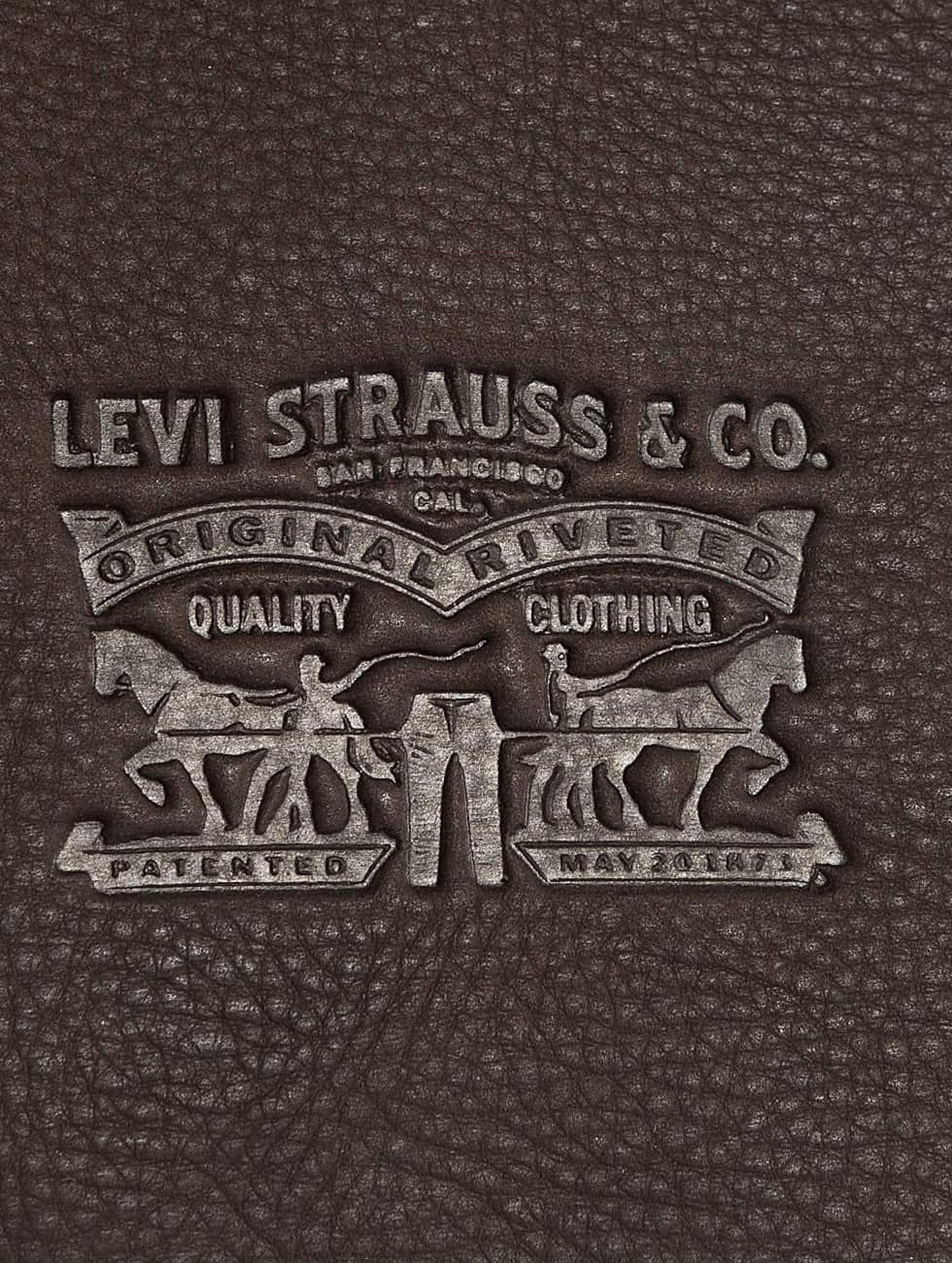 - Levi's Men's Vintage Two Horse Vertical Wallet -