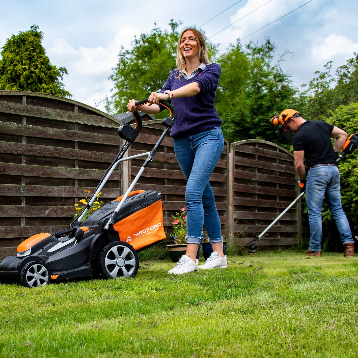 - Yard Force 40V 37cm Cordless Lawnmower with lithium ion battery & quick charger LM G37A - GR 40 range, Black/Orange
