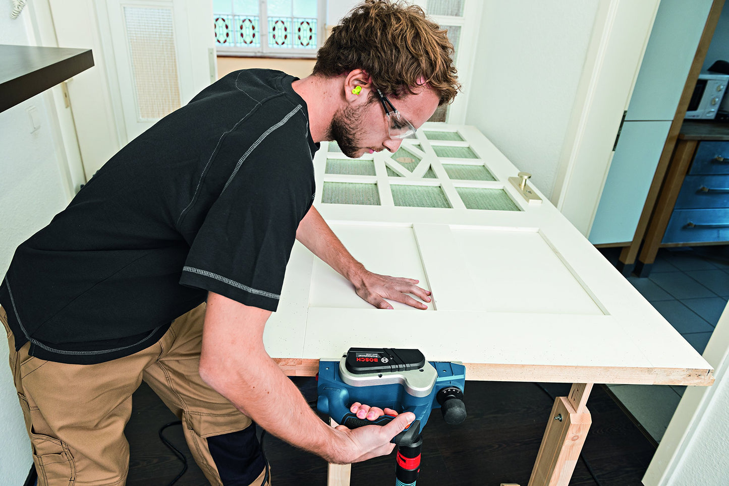 Bosch Professional GHO 16-82 D Corded 240 V Planer, 06015A4070