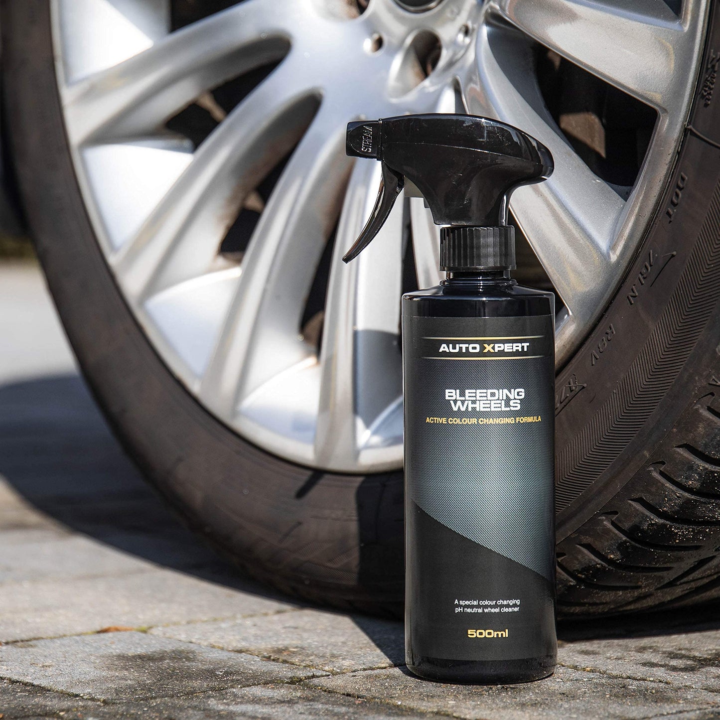 Auto Xpert Bleeding Wheels | 500ml | Fast Acting Car Wheel Cleaner | Extreme Iron Contamination Fallout Remover | pH Neutral | Safe on All Vehicle Surfaces | Alloy Wheel Cleaner | Easy To Use