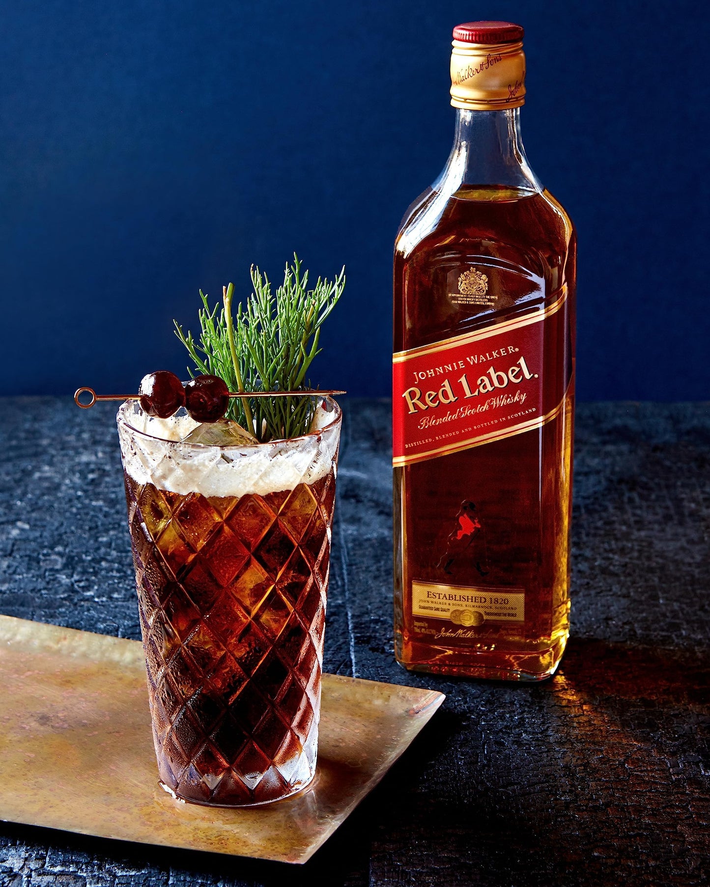 - Johnnie Walker Red Label | Blended Scotch Whisky | 40% vol | 1L -