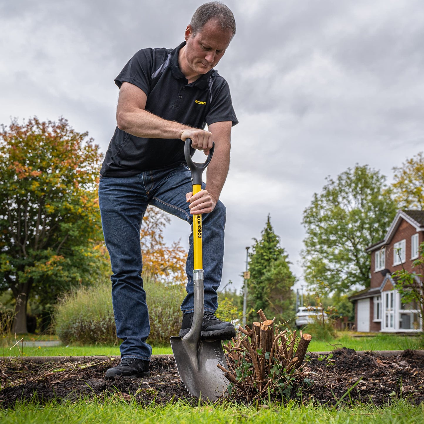 - Roughneck Serrated Edge Shovel 1070mm/42 -