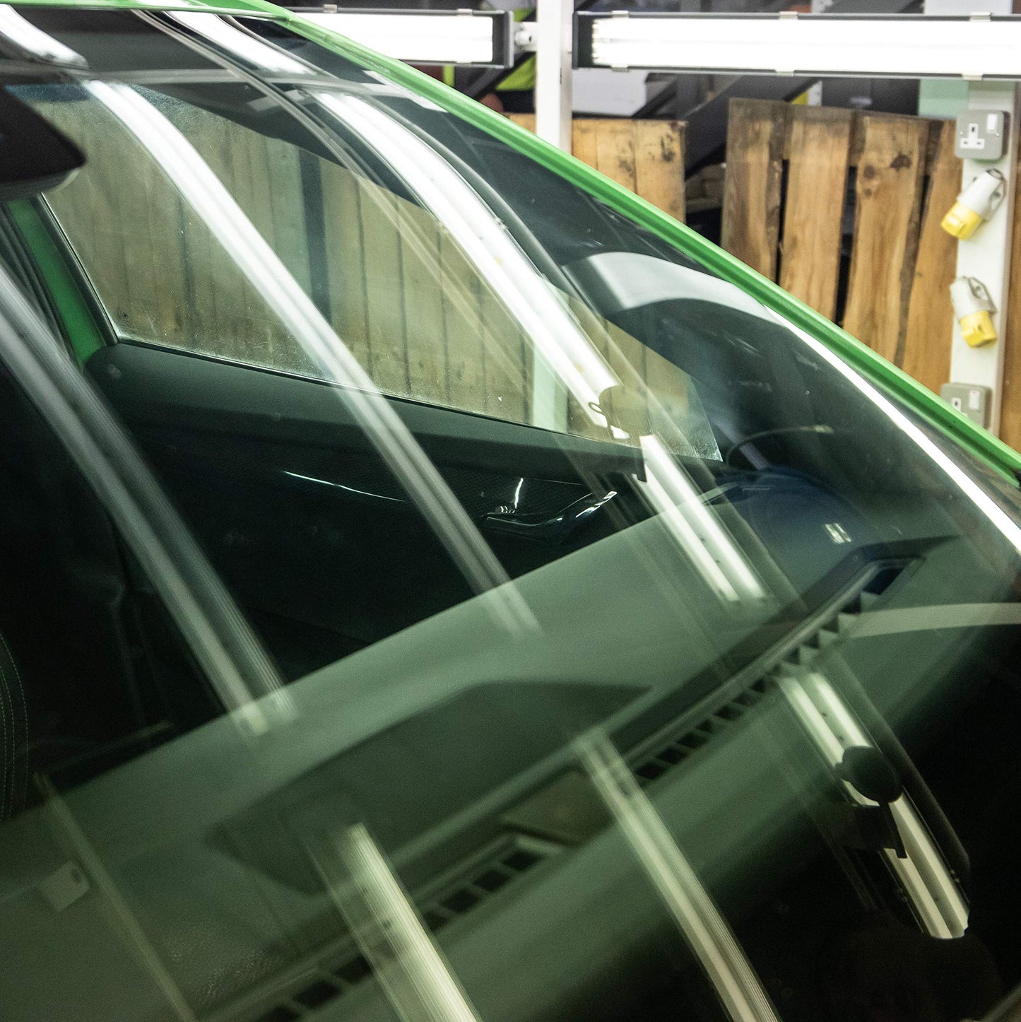 - Meguiar's G8216EU Perfect Clarity Glass Cleaner | 473ml -