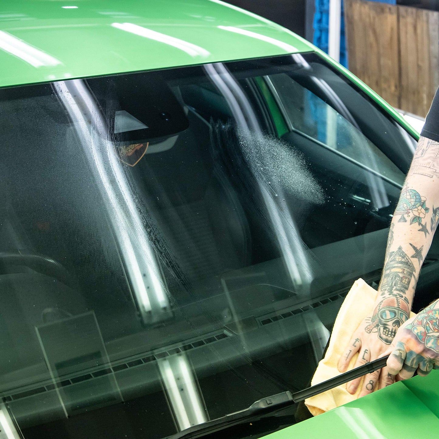 - Meguiar's G8216EU Perfect Clarity Glass Cleaner | 473ml -