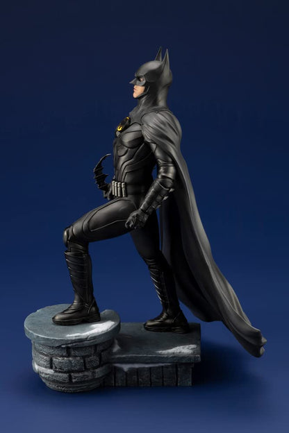 - Kotobukiya DC Comics ARTFX 1/6 | The Flash Movie Batman PVC Statue | 34cm -